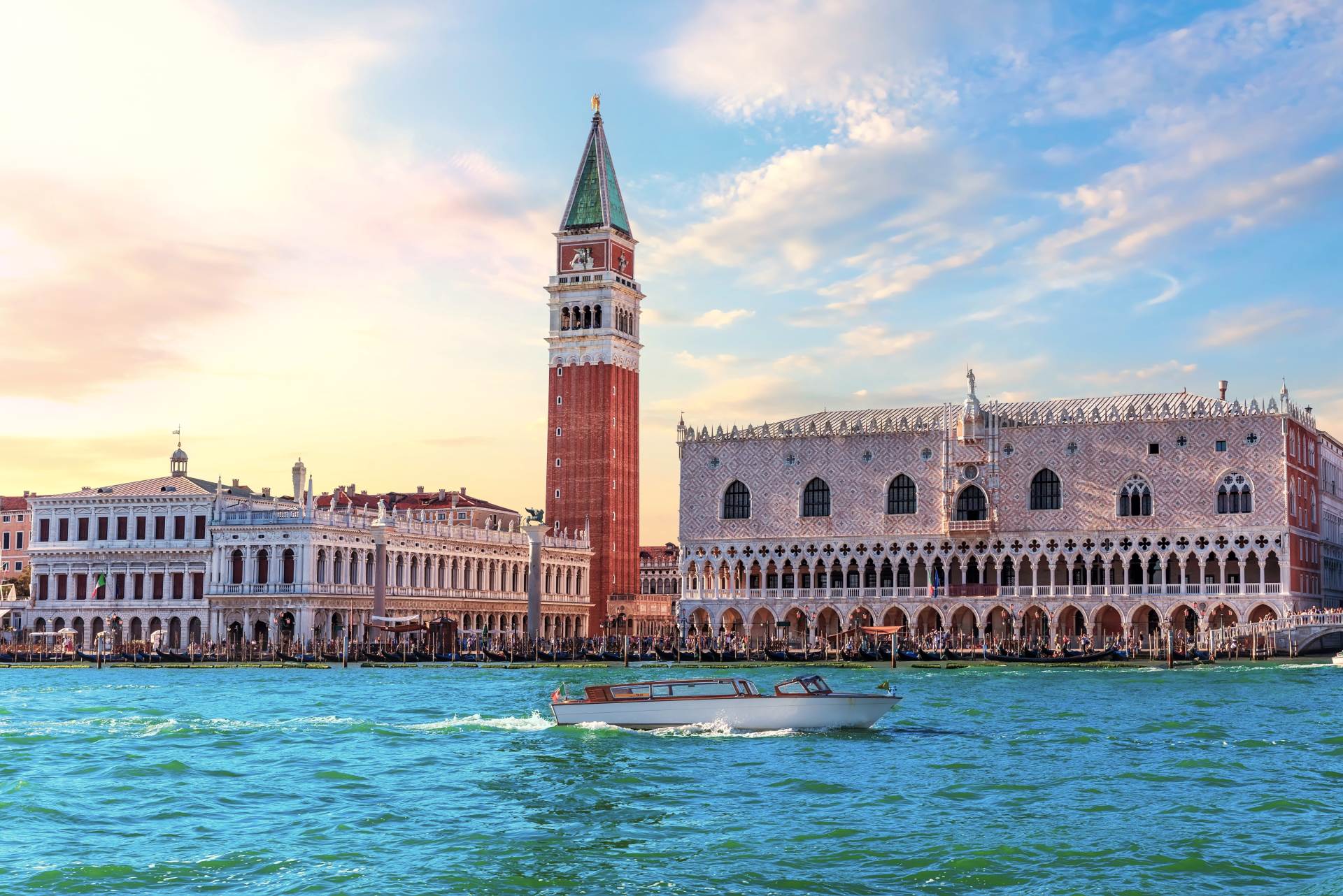 NEGOZIO IN VENDITA: OTTIMO INVESTIMENTO COMMERCIALE A CANNAREGIO