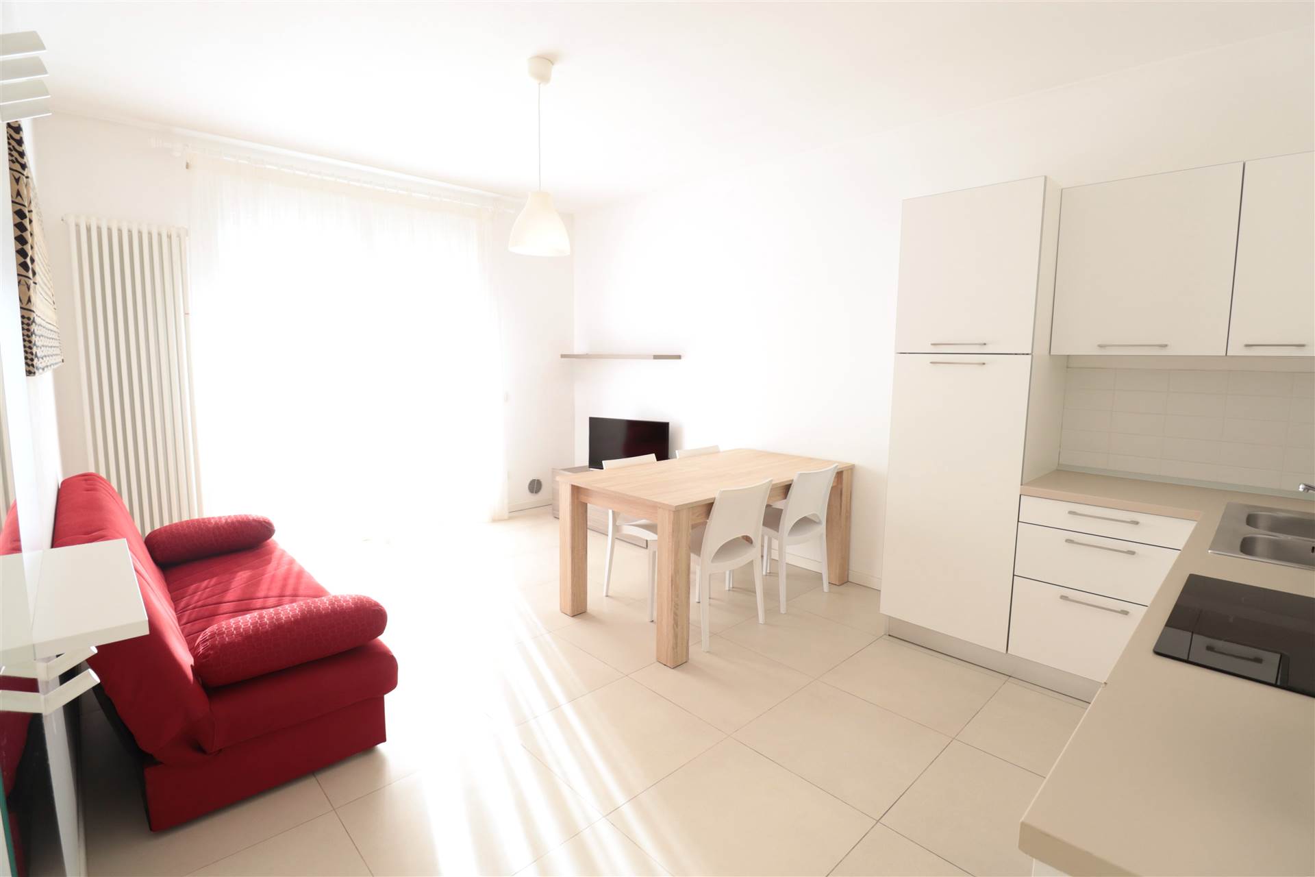 Appartamento al secondo piano con terrazza e posto auto coperto a Jesolo.
